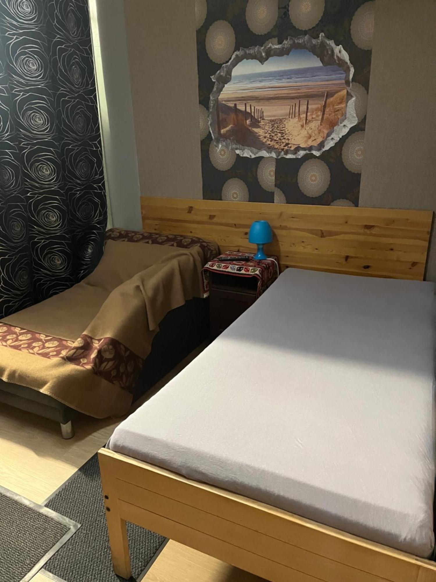 Hipokratios 3 Zimmer Mit Gemeinschaft Wc Fürth Eksteriør billede